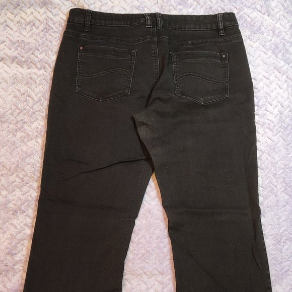 Santana Women's Classic Straight Leg Jean, Size 12 inseam 32 - Picture 5 of 9